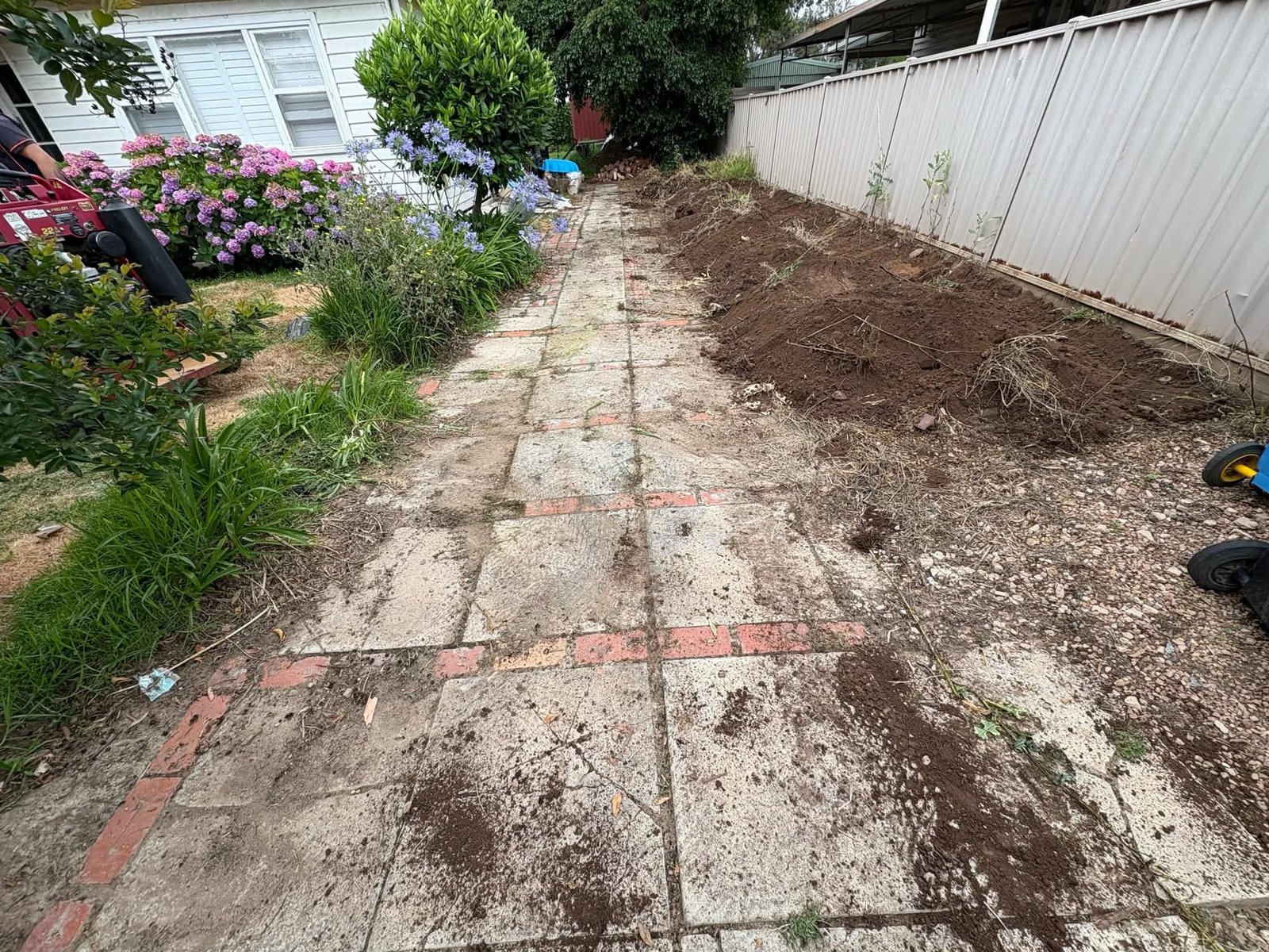 Original concrete front path before the Shepparton front yard redesign